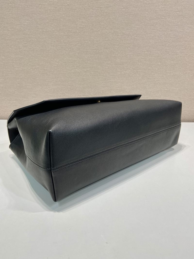 Pra*a hobo bags